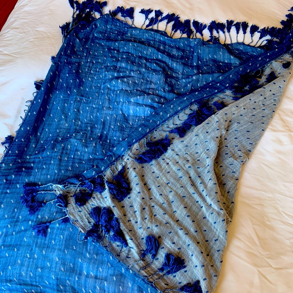 Blue and White reversible shawl, wrap or scarf.